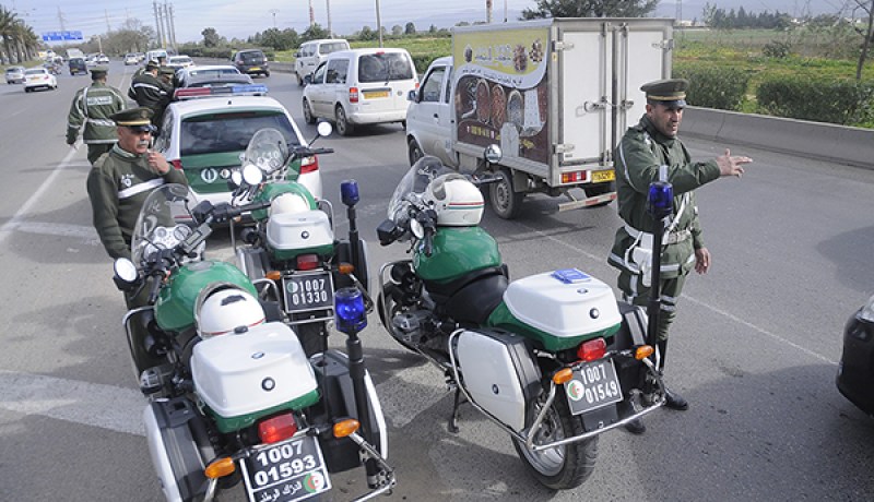 الدرك الوطني ينظم حملة تحسيسية لسائقي النقل المشترك