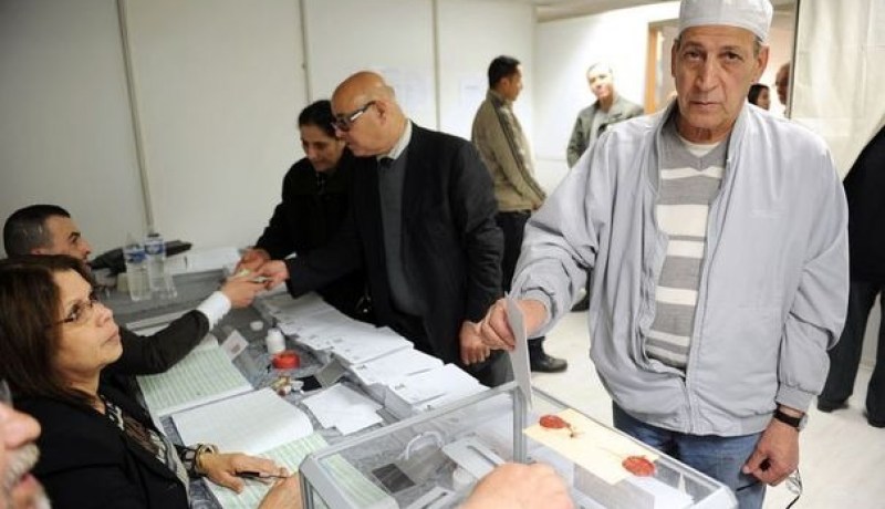 تمديد فترة الإقتراع بساعة واحدة على مستوى  590بلدية