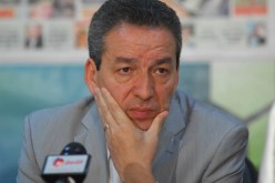 بن يونس يبكي في مقبرة العالية