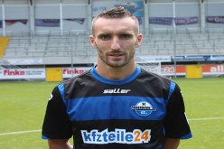 واعلي يتألق ويقود كورتري للفوز في غياب عطال