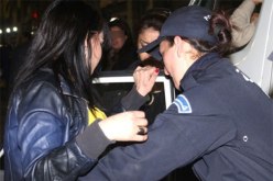 توقيف قابلة متلبسة بممارسة الدعارة داخل مكتب وكالة أعمال