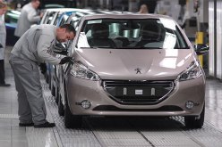 أوّل سيارة بيجو جزائرية نهاية السنة