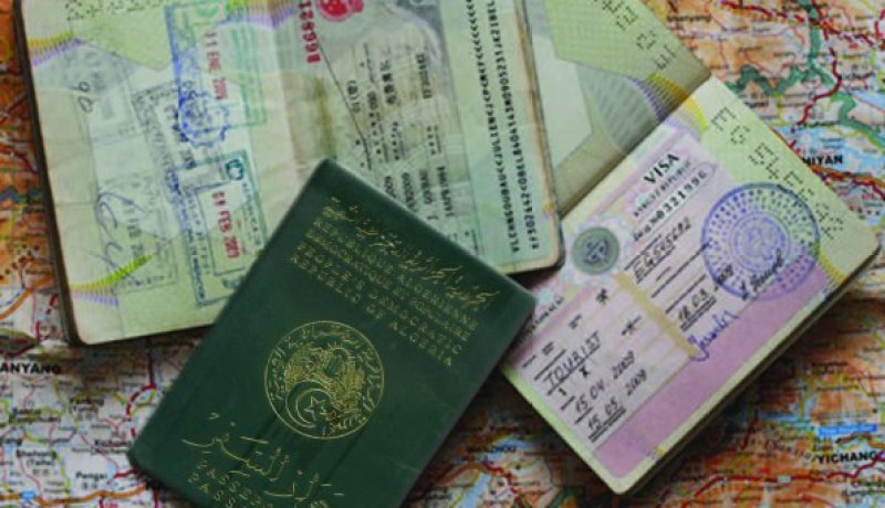 توقيف جزائري وأجنبي يزوران ” الفيزا ” في معسكر