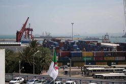 وارادات الجزائر من الوقود تعادل صادراتها خارج المحروقات