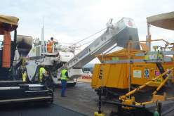 تمكين الشركات الأجنبية في الجزائر من استيراد العتاد بشروط