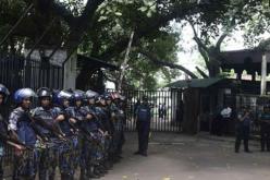 إصابة 6 في انفجارين داخل مسجد بقاعدة بحرية في بنغلادش