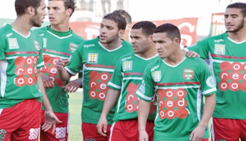 الأنصار يحاصرون اللاعبين في حصة الاستئناف