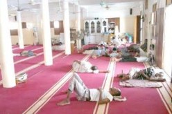 المـساجـد ليـست مراقـد والمبيت فيهـا ممـنوع