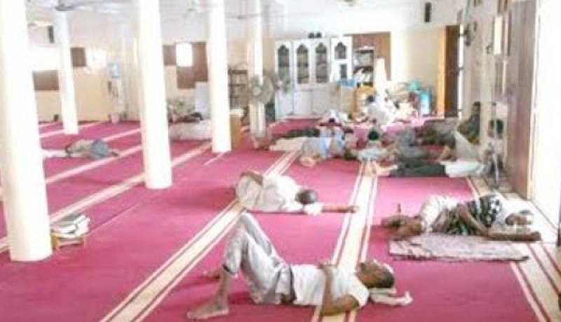 المـساجـد ليـست مراقـد والمبيت فيهـا ممـنوع