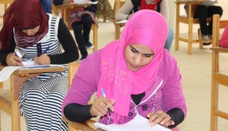 ألواح الكترونية وهواتف ذكيّة لطلبة التكوين والتعليم عن بعد