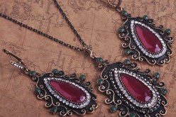 عودة الإكسسوارات بأشكال وألوان مختلفة لعام 2015