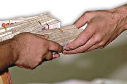 القبض على مدير النقل الحضري متلبسا بتسلّم 350 مليون كرشوة في تمنراست