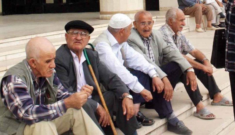 أويحيى: “كل المتقاعدين سيتقاضون علاواتهم ومنحهم”
