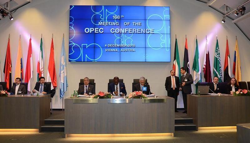 أوبك وحلفاءها يقررون تخفيض الإنتاج بحوالي 1.2 مليون برميل يوميا