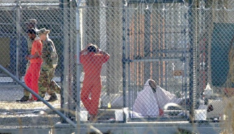 الولايات المتحدة تطلق سراح أحد سجناء غوانتانامو وتبقي على 59