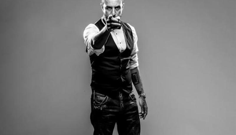 أحمد الفيشاوي يجسّد “الشيخ جاكسون”!