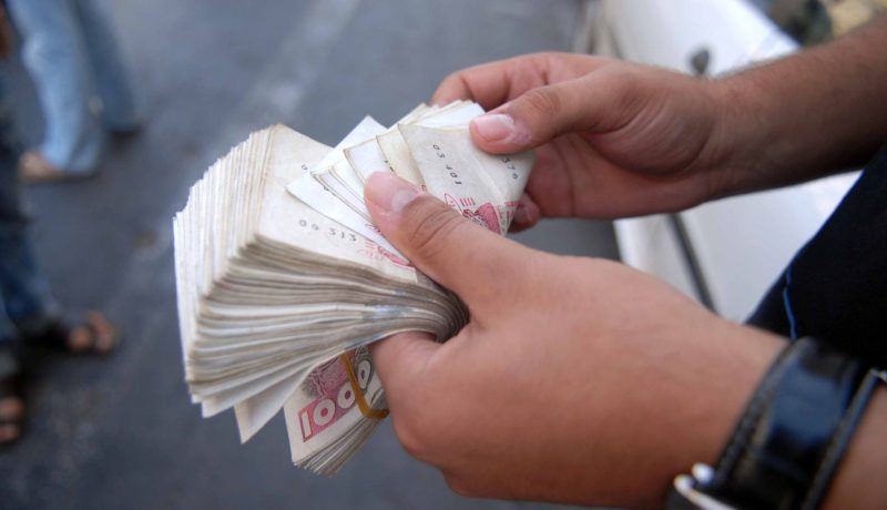 الحكم بوزرار يرفع شكوى بسبب كتابات تتهمه بالرشوة في غرف ملابس ملعب بولوغين