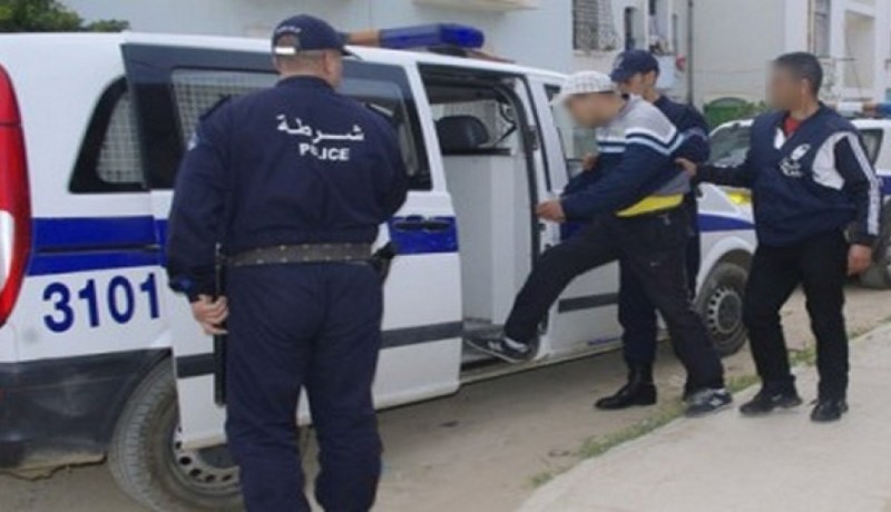 إحباط هروب سجين من مركبة نقل المساجين بمساعدة شاب في سوق أهراس 