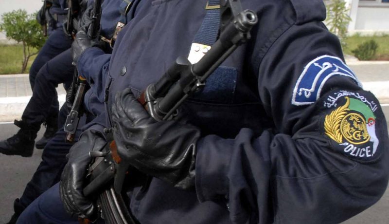 حجز 7 ألاف لتر بنزين وتوقيف مهربين إفريقيين بتمنراست