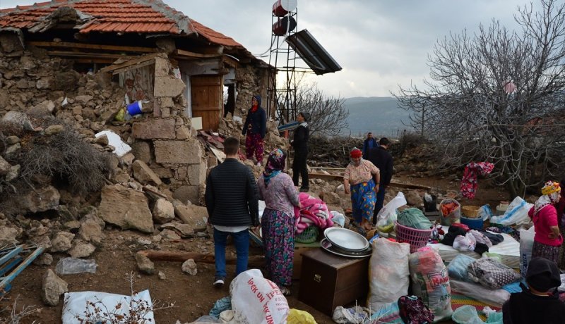 زلزال عنيف يضرب تركيا