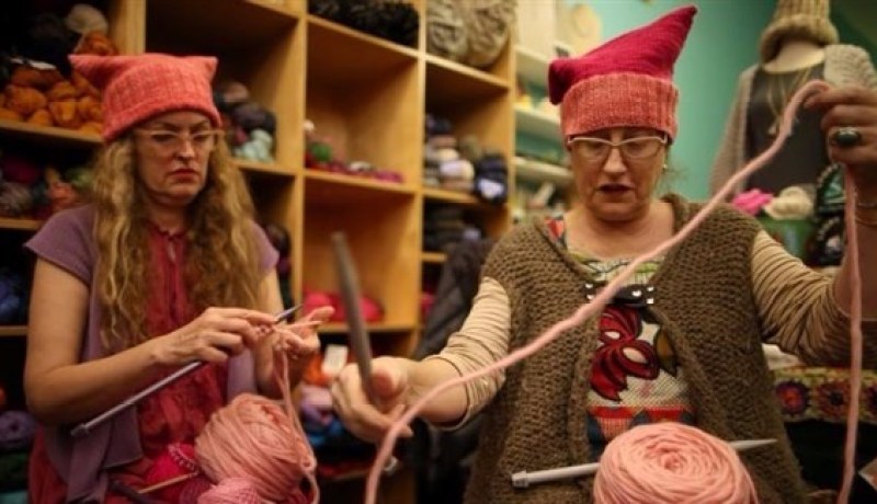 مسيرة نسائية بالقبعات الوردية للاحتجاج على تنصيب ترامب