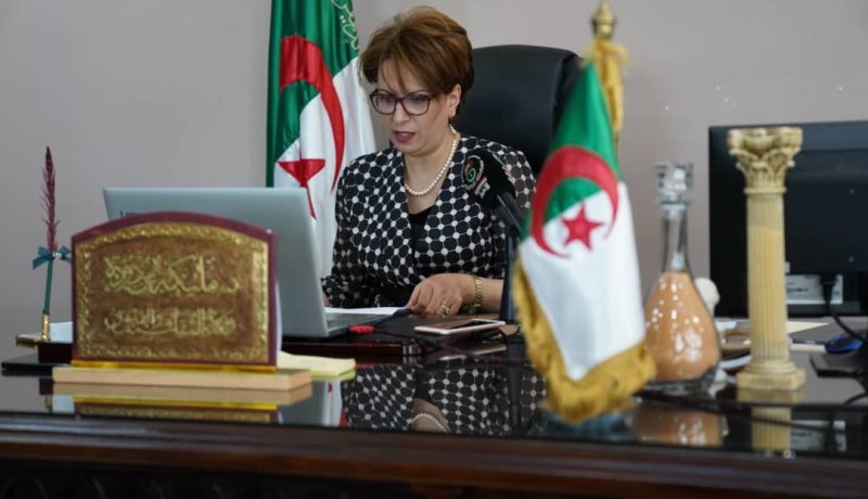 بن دودة تشرف على تشكيل فوج عمل موسع للخبراء ومهنييّ السينما