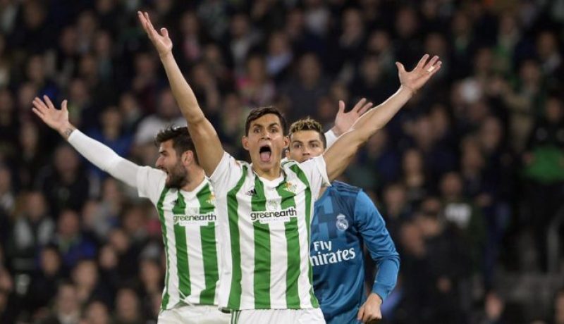 بيتيس يتجه للتضحية بماندي من أجل فالكاو