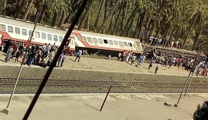 55 مصابا في حادث إنقلاب عربات قطار بمصر