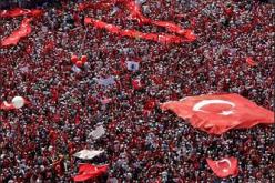 الأتراك يستقبلون أردوغان استقبال الأبطال بعد عودته من دافوس