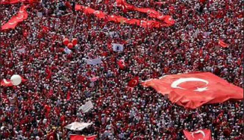 الأتراك يستقبلون أردوغان استقبال الأبطال بعد عودته من دافوس