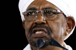 أسرة عمر البشير تكلّف 4 محامين للدفاع عنه