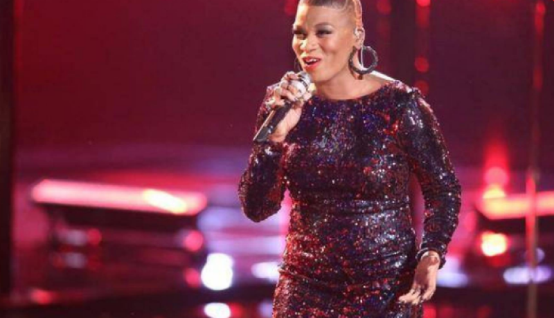 وفاة نجمة “ذا فويس” الشهيرة بجلطة دموية