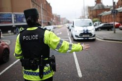 شاهد : طفلة مسلمة تتعرض للضرب وتمزيق حجابها بإيرلندا 