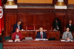 تونس.. فوضى عارمة في جلسة التصويت على سحب الثقة من الغنوشي!