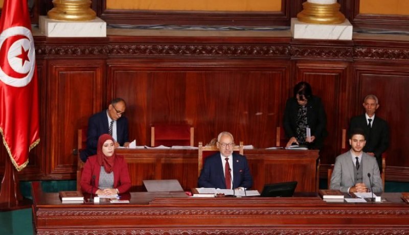 تونس.. فوضى عارمة في جلسة التصويت على سحب الثقة من الغنوشي!