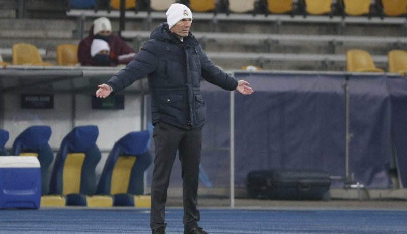 جماهير “الريال” تُطالب بإقالة “زيدان”