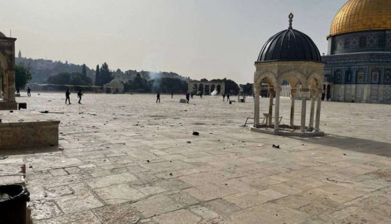قوات الإحتلال الصهيوني تقتحم المسجد الأقصى وتعتدي على المرابطين