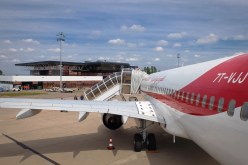 أكثر من 100 جزائري يضطر للمبيت في مطار لورين بفرنسا.. لهذا السبب!