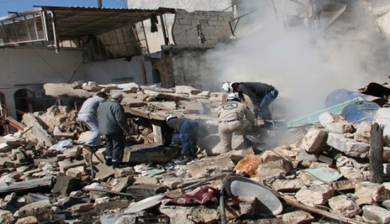 مقتل 63 شخصا من بينهم 9 أطفال في قصف جوي شرق سوريا