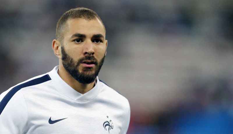 الشارع الفرنسي يرفض عودة بن زيمة إلى المنتخب