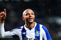 براهيمي يشعل الصراع بين ثلاثة أندية إنجليزية