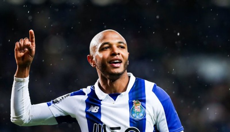 براهيمي يتجه لتمديد عقده مع بورتو