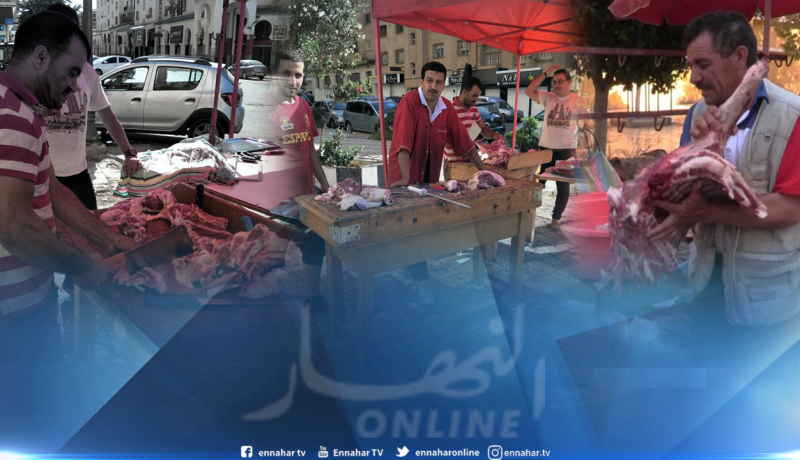 بالصور..هكذا يزاول محترفي تقطيع الأضحية عملهم يوم العيد بوهران