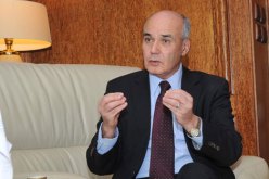 يوسفي ينفي ان تكون الجزائر قد قررت توقيف استغلال الغاز الصخري