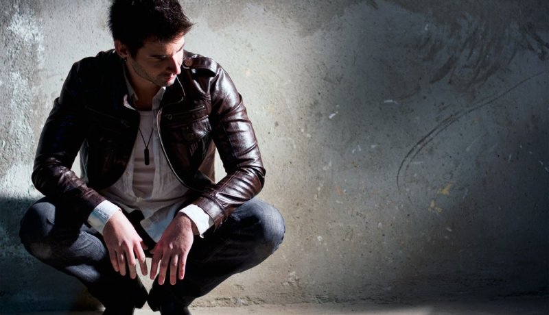 وصفتني بالمسحور مغمض العينين بسبب رفضي لجميلات فاتنات