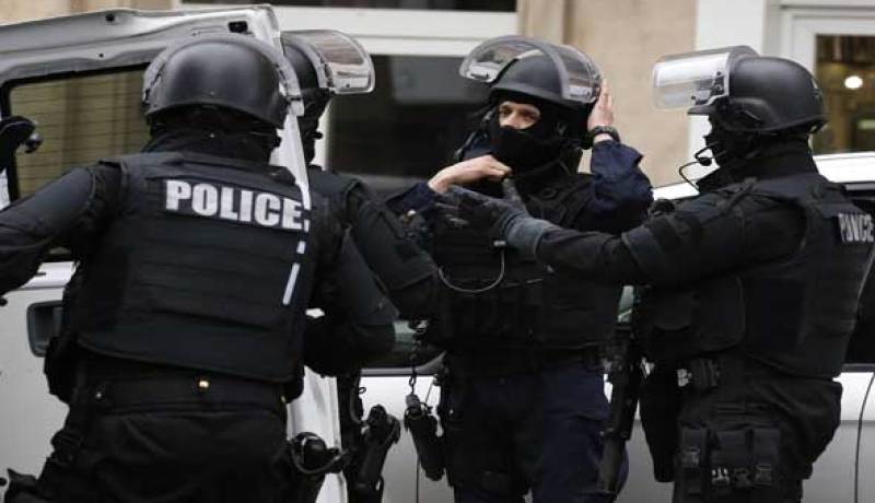 إخلاء كنيسة بنيس الفرنسية بعد اقتحام شخص لها أثناء الاحتفال بعيد القيامة