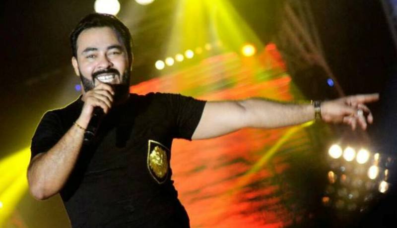 بعد غياب 7 سنوات.. كادير الجابوني يلهب وهران