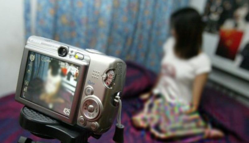 أمن ميلة يطيح بمسبوقين يستدرجان الفتيات لتصويرهن في أوضاع مخلّة وابتزازهن