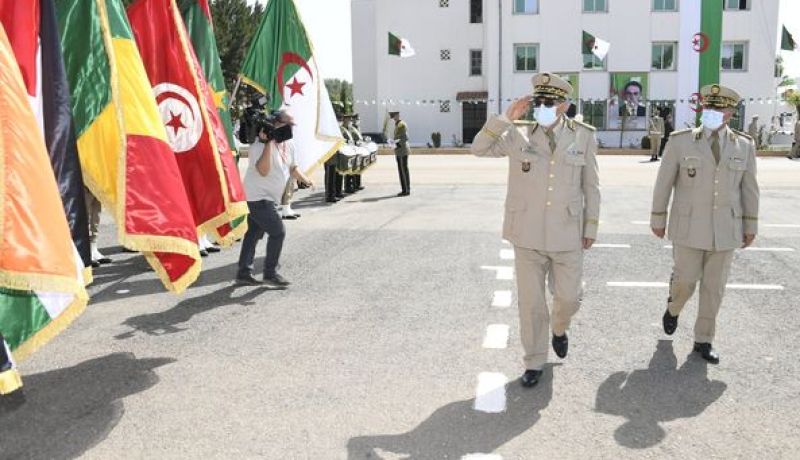 اللواء أعثامنية يشرف على تخرج دفعات جديدة بالمدرسة العليا للمشاة بشرشال