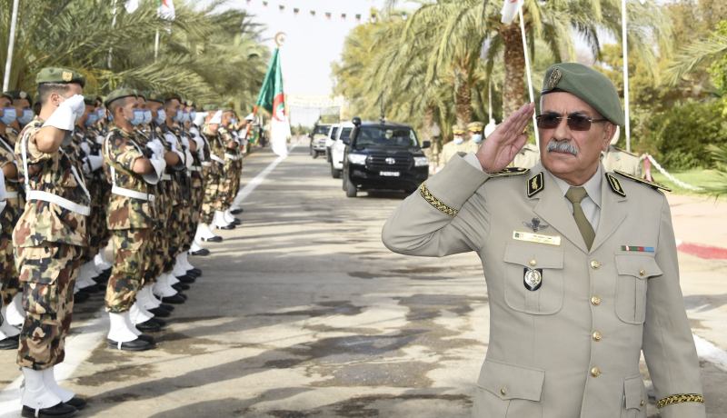 اللواء تلمساني يشرف على تخرج الدفعات بالمدرسة العليا للقوات الخاصة